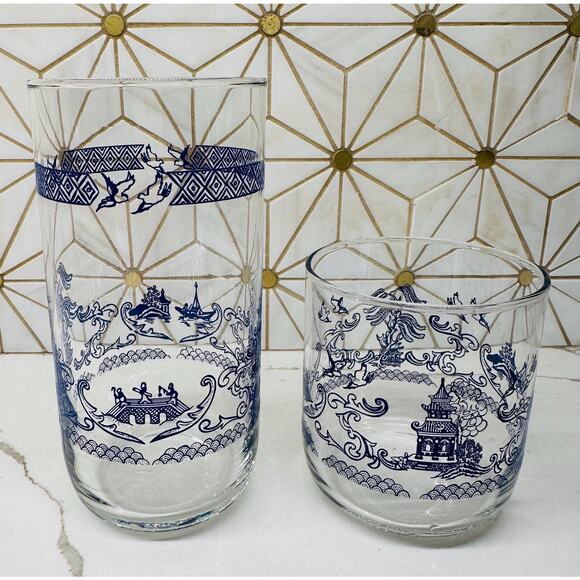 Blue Willow Tumbler by English Ironstone Tableware | 10 oz | 1 of 15 glasses - Picture 2 of 3